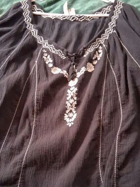 Mudd Black Boho Embroidered Peasant Top with White Stitching